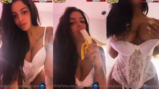 Stephanie Silveira Onlyfans videos gratis de lingerie sexy e provocante