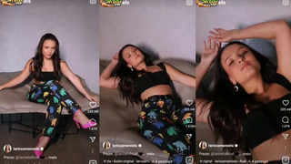 Larissa Manoela sem calcinha fake