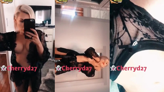 Cherry Dana peladinha no snapchat