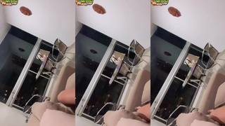 Karlyane Menezes se tocando