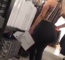 Loira rabuda gostosa