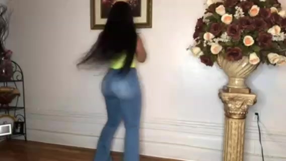 Brunette big ass big tits in jeans