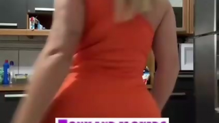 Sexy Blonde Teen @vivianebardasson