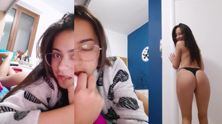 Novinha Delícia se Exibindo Na Live
