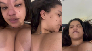 Curvysof gozando na siririca