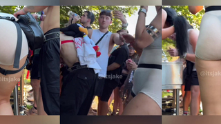 Rabuda gostosa em um shorts branco transparente deixando a gente louco de tezão
