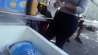 Vendedora ambulante muito gostosa (1)