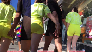 Ela tem uma bunda maravilhosa