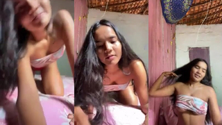 Novinha baixa renda se ezibindo