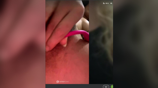 Loirinha se masturbando na live