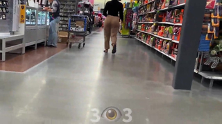 Como ella balança rico esse rabo