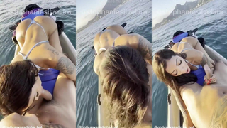 Rabuda Stephanie Silveira transando em cima do jet ski | @goticasvazadinha_bot