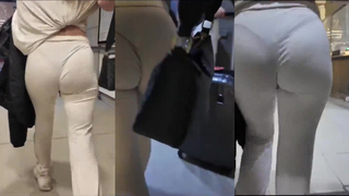 Gostosa no shopping 2