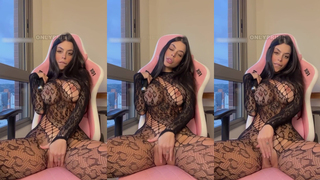JAIANE LIMMA enfiando vibrador na bucetinha e gemendo muito