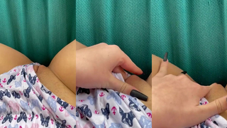 Duds Maionese se divertindo sozinha de um jeito sensual e gemendo de prazer