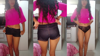 Putita cachonda con hermoso bikini negro