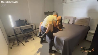 Casada safada humilha corno manso e pede rola e leite