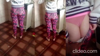 Corno quis ver a calcinha que ela tava usando para ir a acadademia