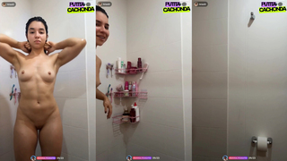 Danna Ricaurte / Ariassi / Cielo V Desnuda En El Baño Show Filtrado - 09/23