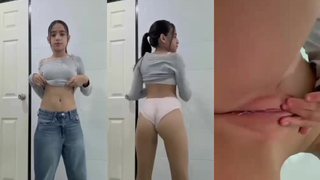 Adolescente tirando a bem gostoso