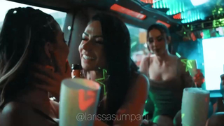 Larissa e suas amigas safadas